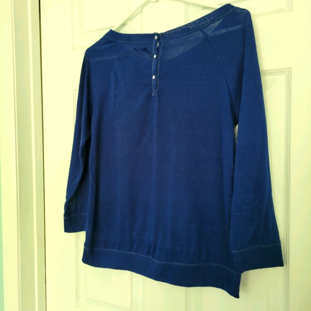 Aerie women top Medium deep blue. Sparingly used.